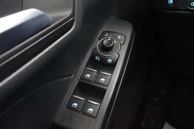 Ford Kuga (2022) thumbnail 35