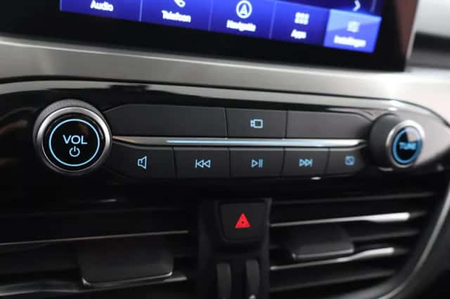 Ford Kuga (2022) thumbnail 28