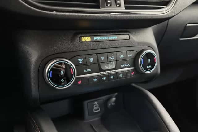 Ford Kuga (2023) thumbnail 25