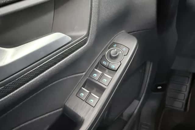 Ford Kuga (2023) thumbnail 36