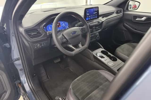 Ford Kuga (2023) thumbnail 7