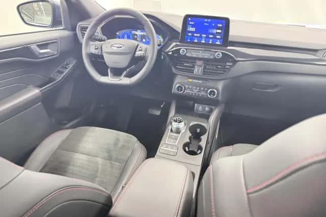 Ford Kuga (2023) thumbnail 9