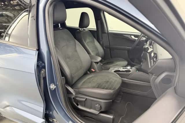 Ford Kuga (2023) thumbnail 10