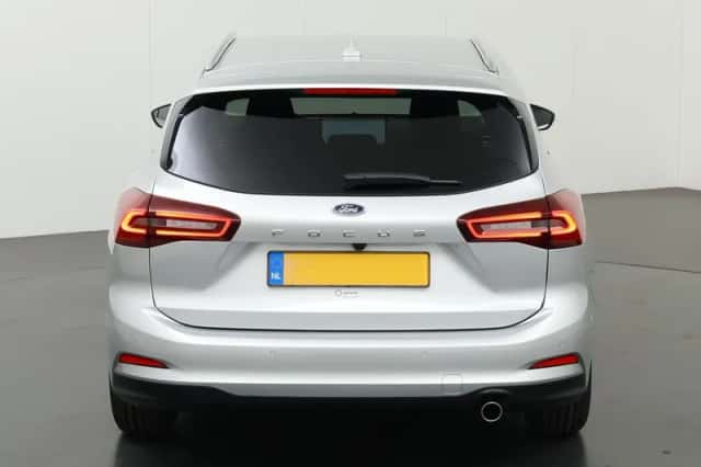 Ford Focus (2025) thumbnail 3