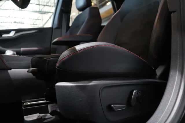 Ford Kuga (2024) thumbnail 16