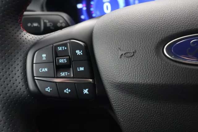 Ford Focus (2023) thumbnail 32