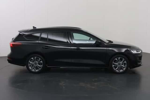 Ford Focus (2023) thumbnail 6