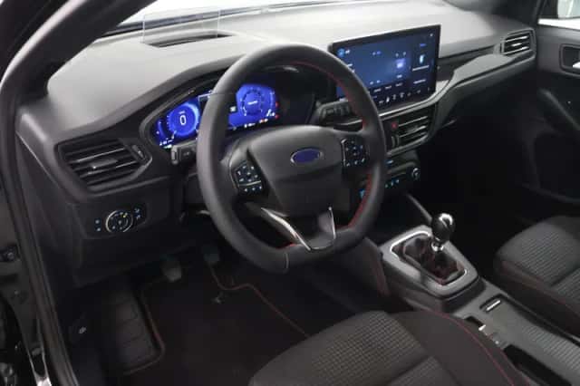 Ford Focus (2023) thumbnail 7