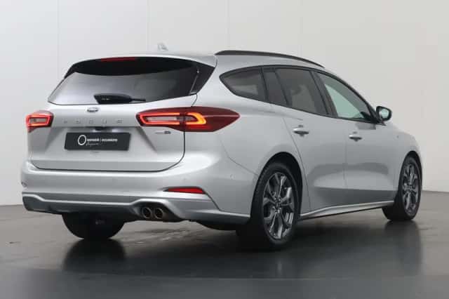 Ford Focus (2023) thumbnail 2