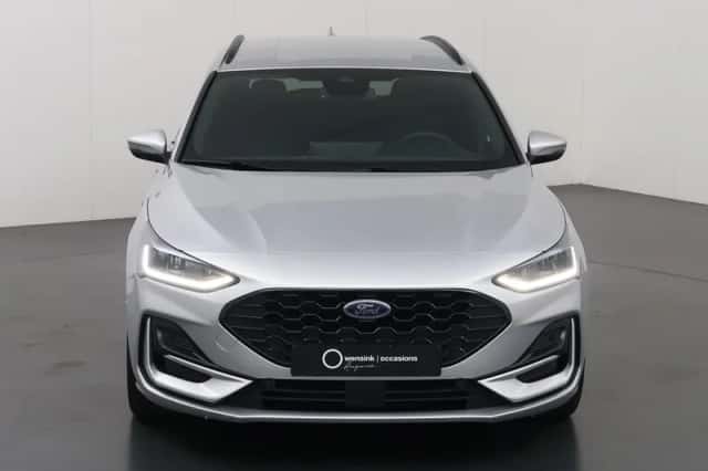 Ford Focus (2023) thumbnail 3