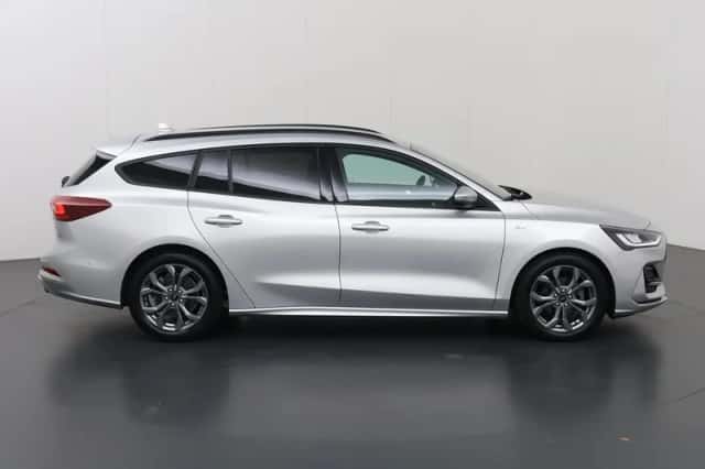 Ford Focus (2023) thumbnail 6
