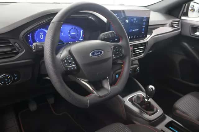 Ford Focus (2023) thumbnail 7