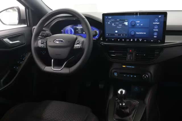 Ford Focus (2023) thumbnail 9