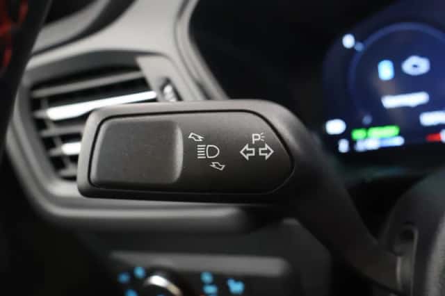 Ford Kuga (2025) thumbnail 35
