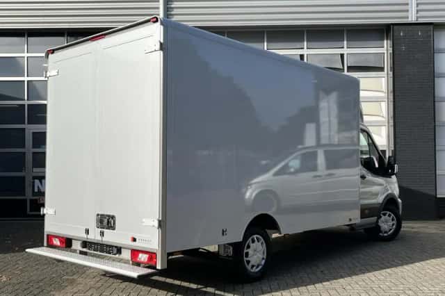 Ford Transit (2024) thumbnail 3