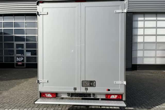 Ford Transit (2024) thumbnail 5