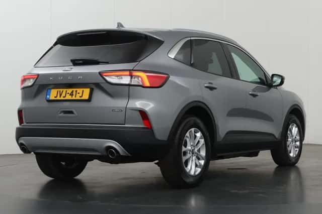 Ford Kuga (2022) thumbnail 2