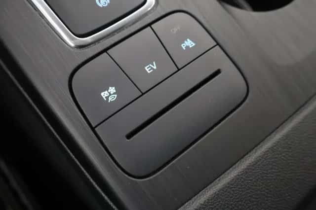 Ford Kuga (2022) thumbnail 27