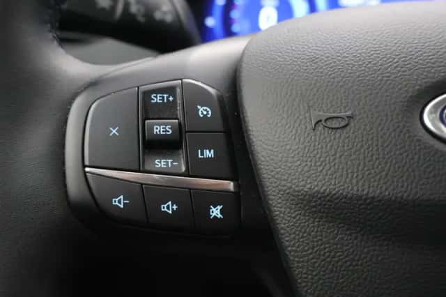 Ford Kuga (2022) thumbnail 32