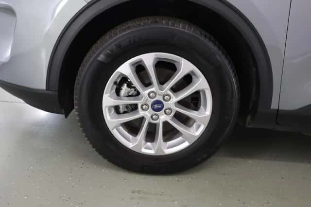 Ford Kuga (2022) thumbnail 42