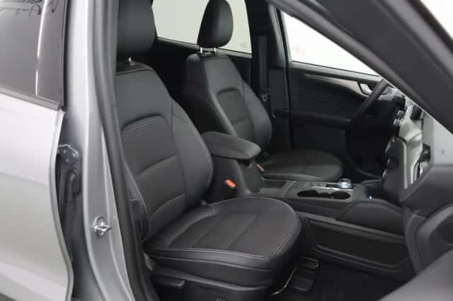 Ford Kuga (2022) thumbnail 10
