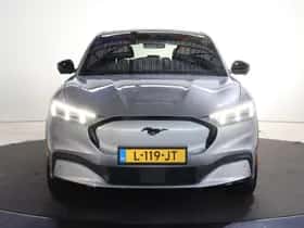 Ford Mustang (2021) thumbnail 3