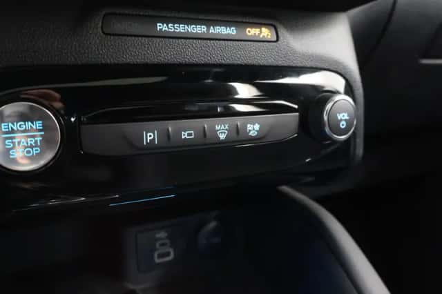 Ford Kuga (2025) thumbnail 25