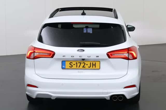 Ford Focus (2021) thumbnail 4