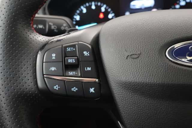 Ford Focus (2021) thumbnail 32