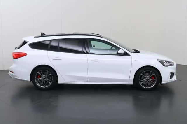 Ford Focus (2021) thumbnail 6