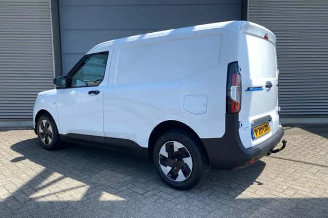 Ford E-Transit Courier (2025) thumbnail 22