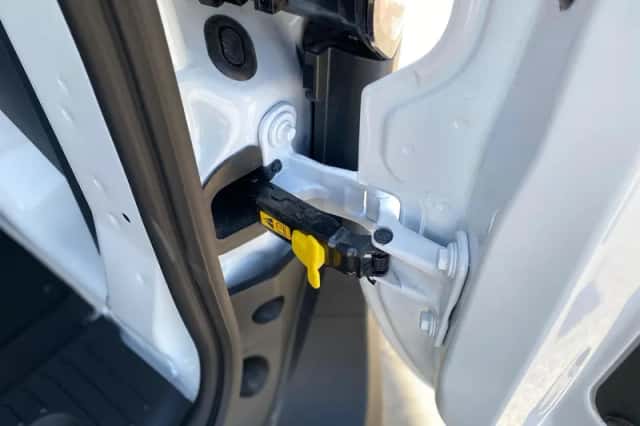 Ford E-Transit Courier (2025) thumbnail 25