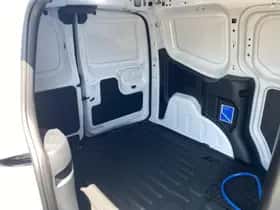 Ford E-Transit Courier (2025) thumbnail 26