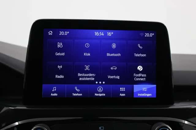 Ford Kuga (2022) thumbnail 18