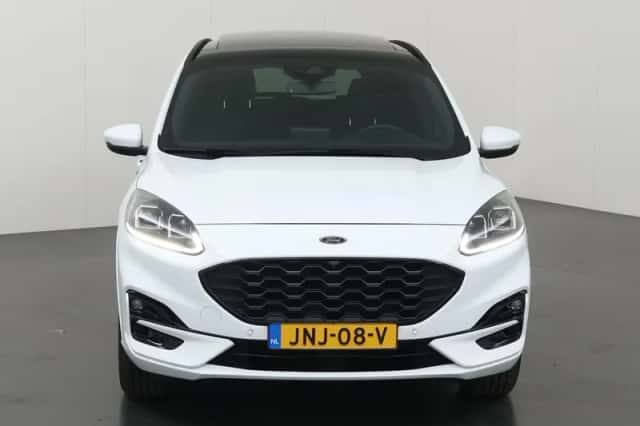 Ford Kuga (2022) thumbnail 3