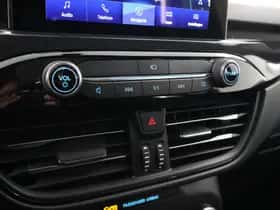 Ford Kuga (2022) thumbnail 21