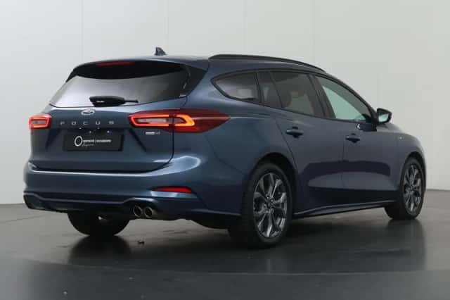 Ford Focus (2023) thumbnail 2