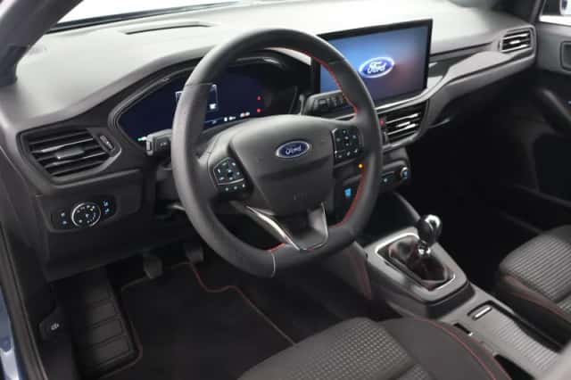 Ford Focus (2023) thumbnail 7