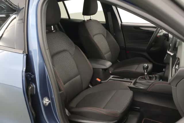 Ford Focus (2023) thumbnail 10