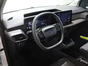 Ford E-Transit Courier (2026) thumbnail 12