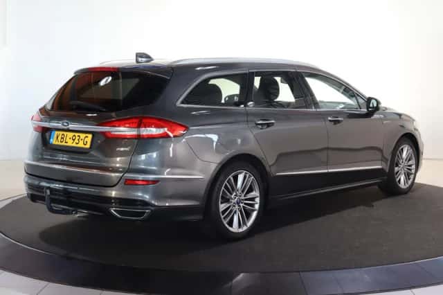 Ford Mondeo (2021) thumbnail 2