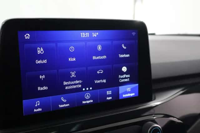Ford Kuga (2024) thumbnail 17