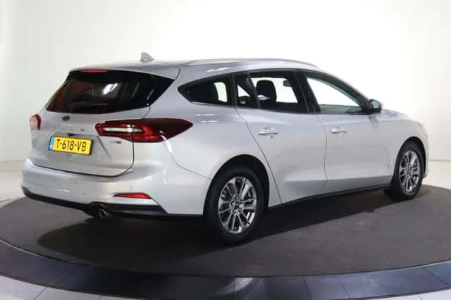 Ford Focus (2023) thumbnail 2