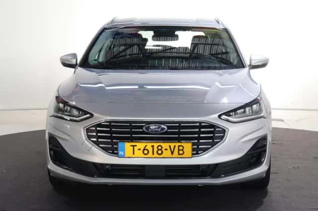 Ford Focus (2023) thumbnail 3