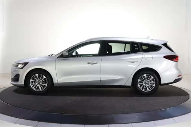 Ford Focus (2023) thumbnail 5