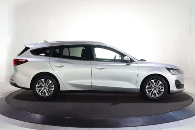 Ford Focus (2023) thumbnail 6
