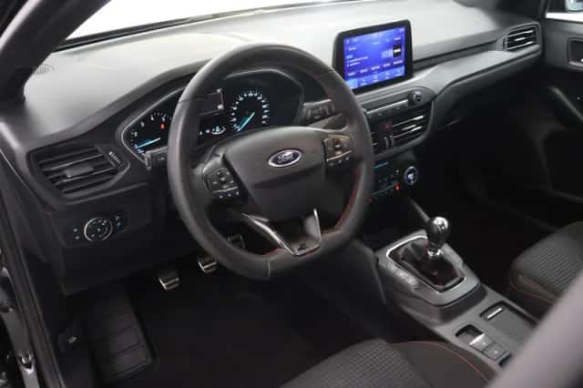 Ford Focus (2022) thumbnail 7