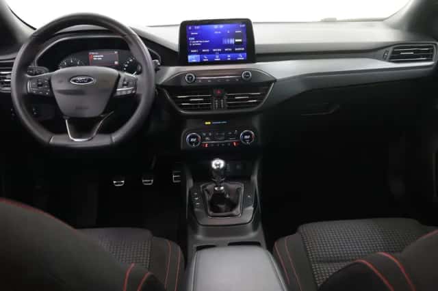 Ford Focus (2022) thumbnail 8