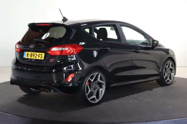 Ford Fiesta (2020) thumbnail 2