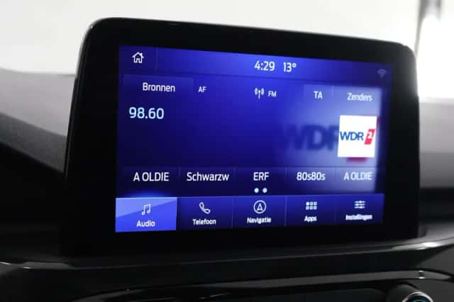 Ford Kuga (2023) thumbnail 16